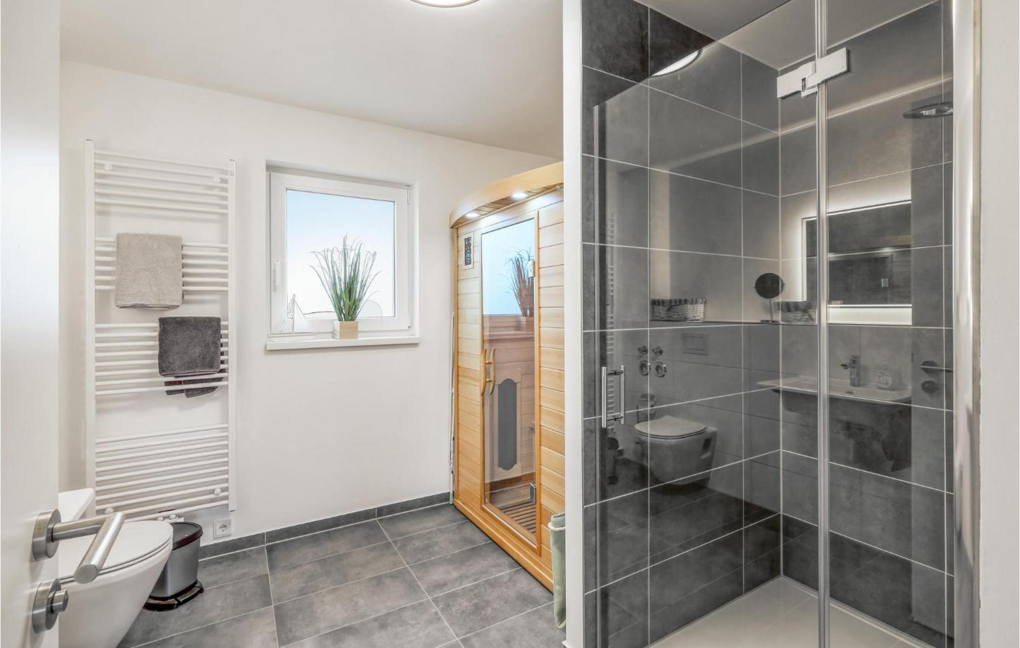 Amazing Home In Tossens With Wifi 외부 사진