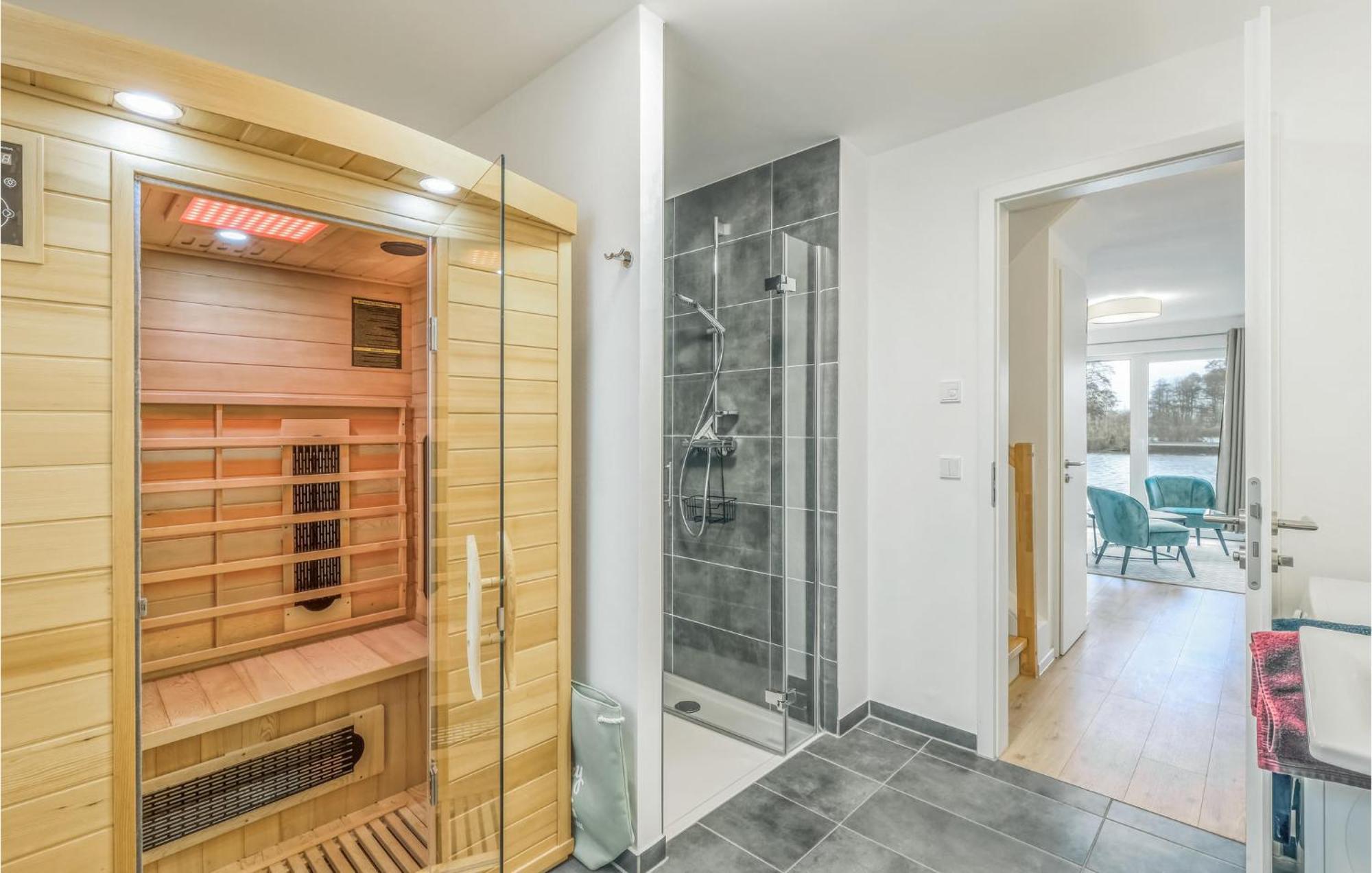 Amazing Home In Tossens With Wifi 외부 사진