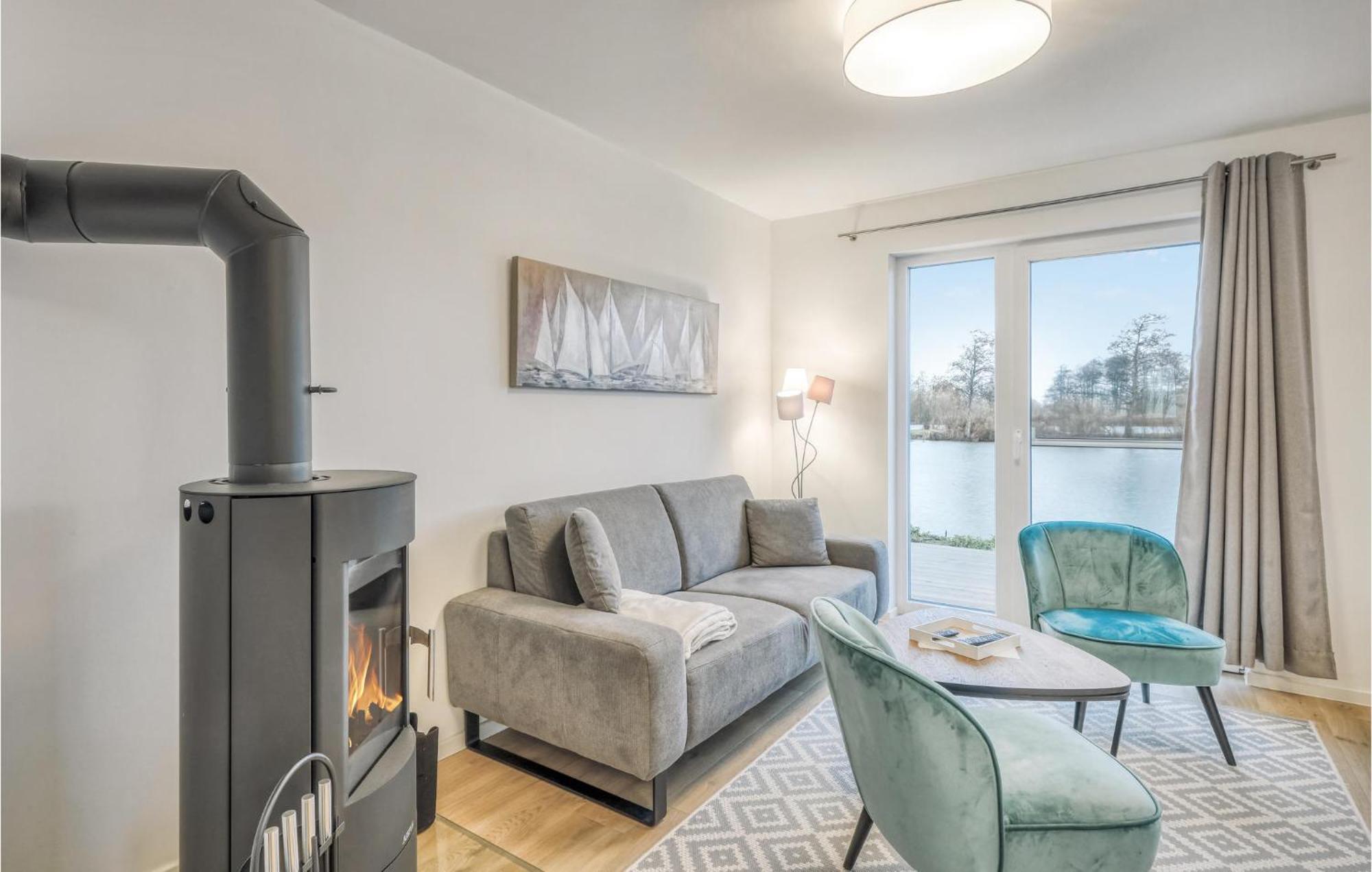 Amazing Home In Tossens With Wifi 외부 사진