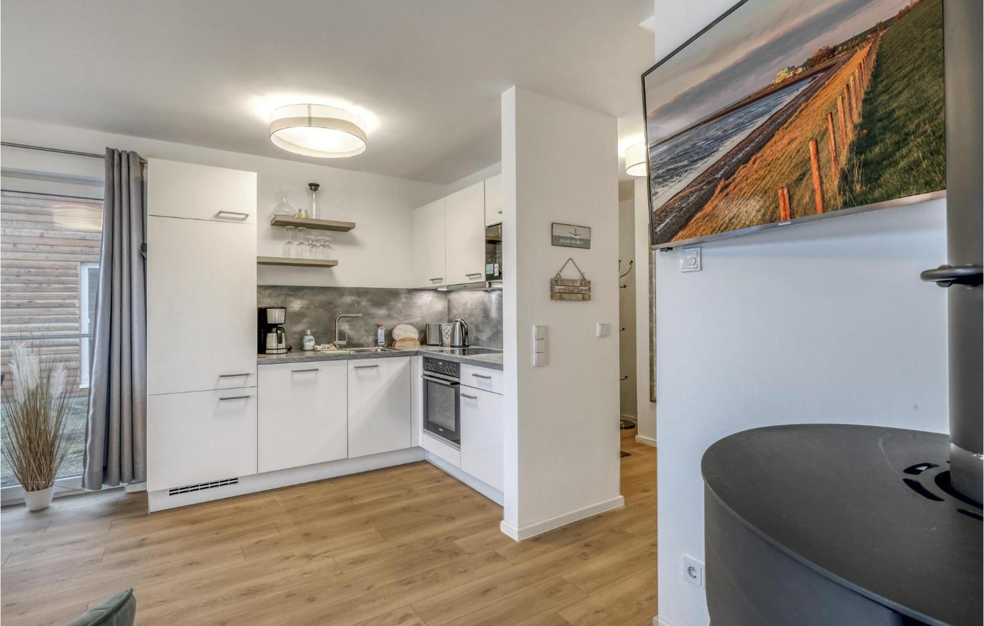 Amazing Home In Tossens With Wifi 외부 사진