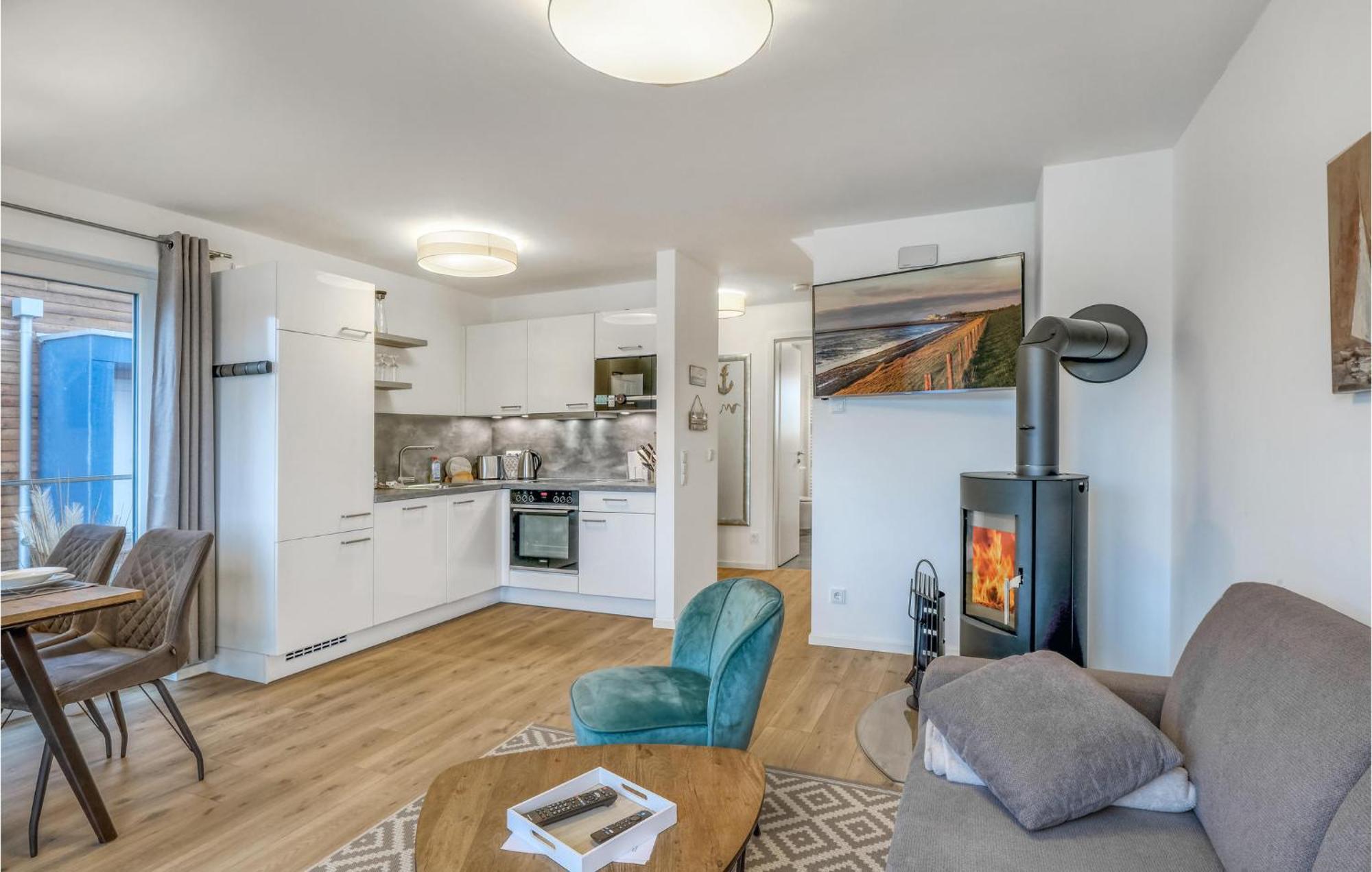 Amazing Home In Tossens With Wifi 외부 사진
